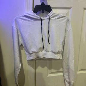 Crop top hoodie. Thin material so it is perfect for those cooler months.